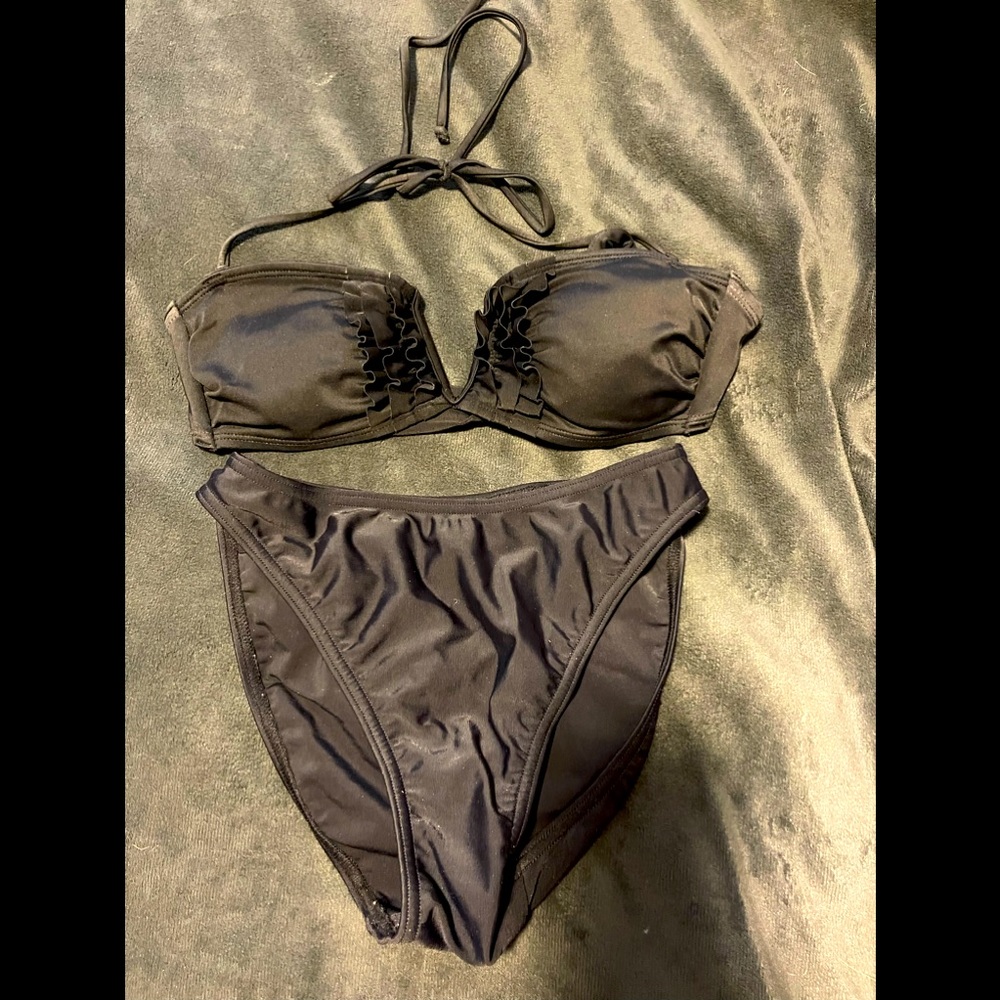 Black bikini